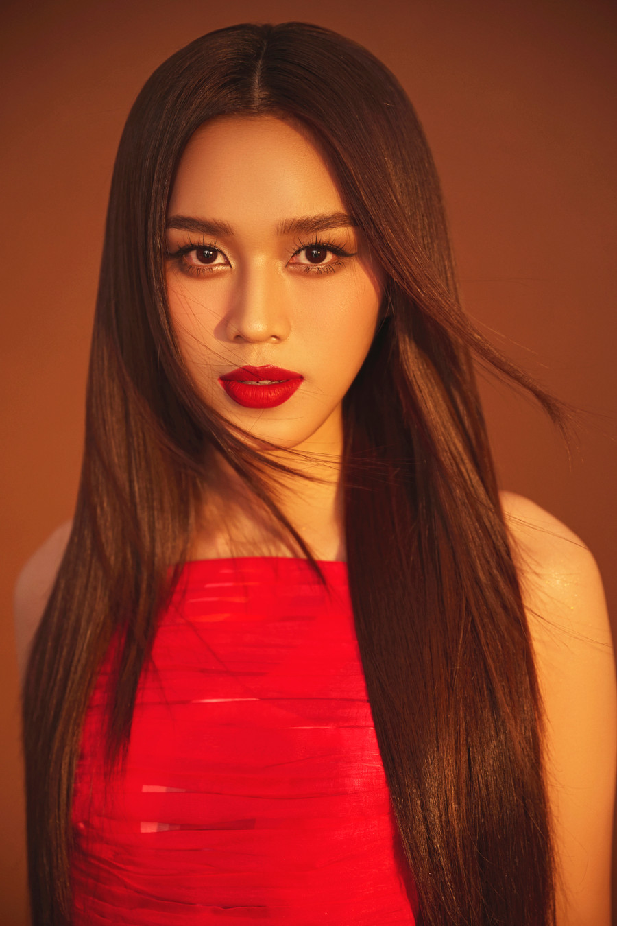 Ở thời điểm mới đăng quang, Đỗ Hà hướng đến hình ảnh trong trẻo, dịu dàng tuổi đôi mươi.