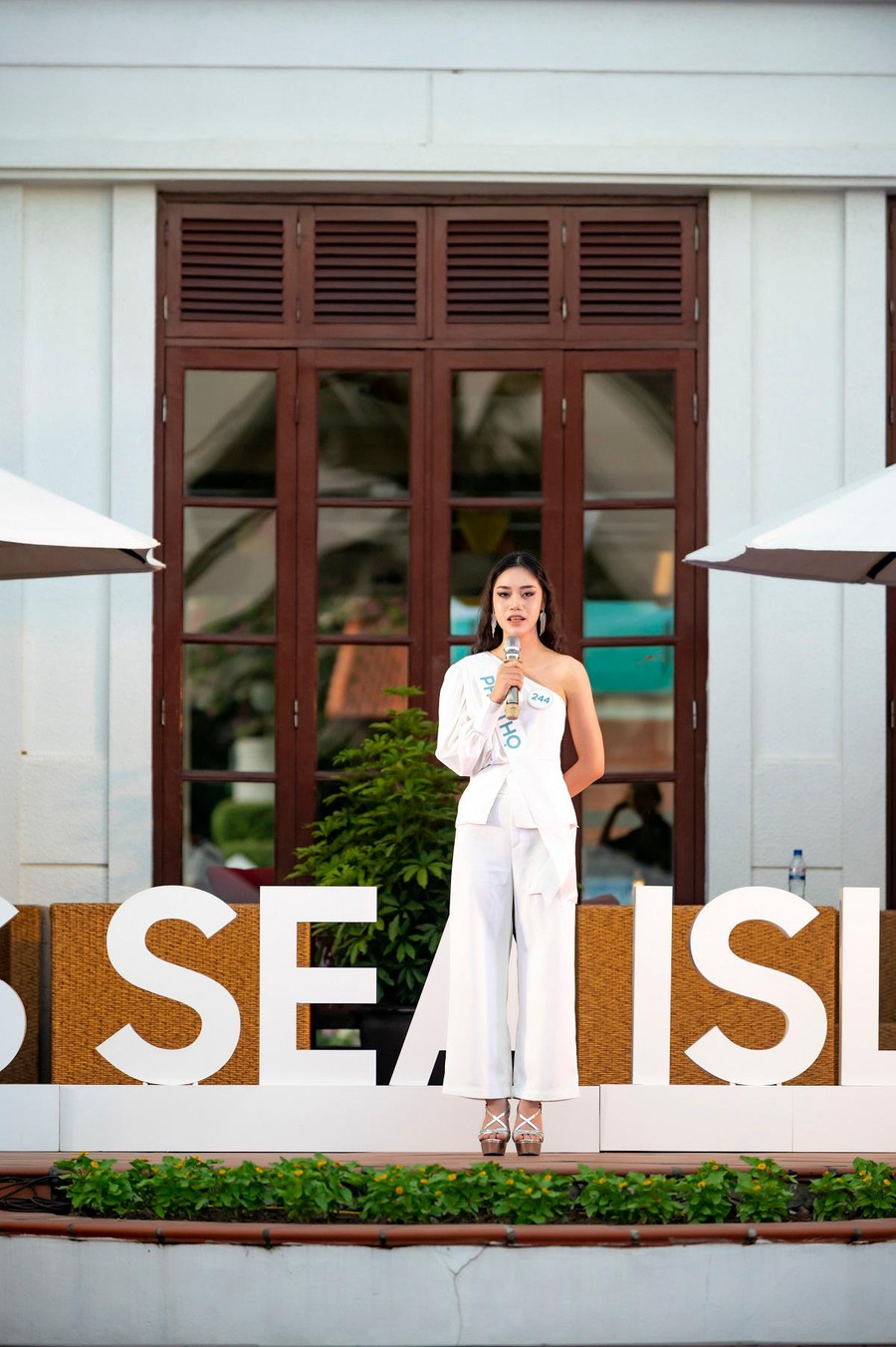 Thí sinh Nguyễn Thị Thùy Chang - SBD 244 (Phú Thọ) lọt top 3 thí sinh thuyết trình hay nhất về Quảng Ninh. Thí sinh Nguyễn Thị Thùy Chang - SBD 244 (Phú Thọ) lọt top 3 thí sinh thuyết trình hay nhất về Quảng Ninh.