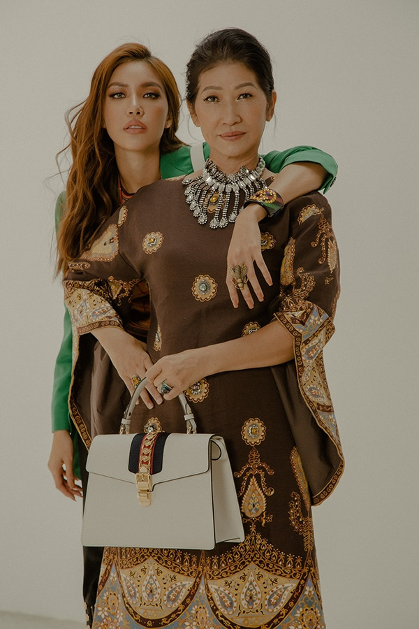 Điều Minh Tú nhớ nhất lúc nhỏ, cũng là niềm mong ước, là những bữa cơm sum họp, đầy đủ các thành viên gia đình. Điều Minh Tú nhớ nhất lúc nhỏ, cũng là niềm mong ước, là những bữa cơm sum họp, đầy đủ các thành viên gia đình.