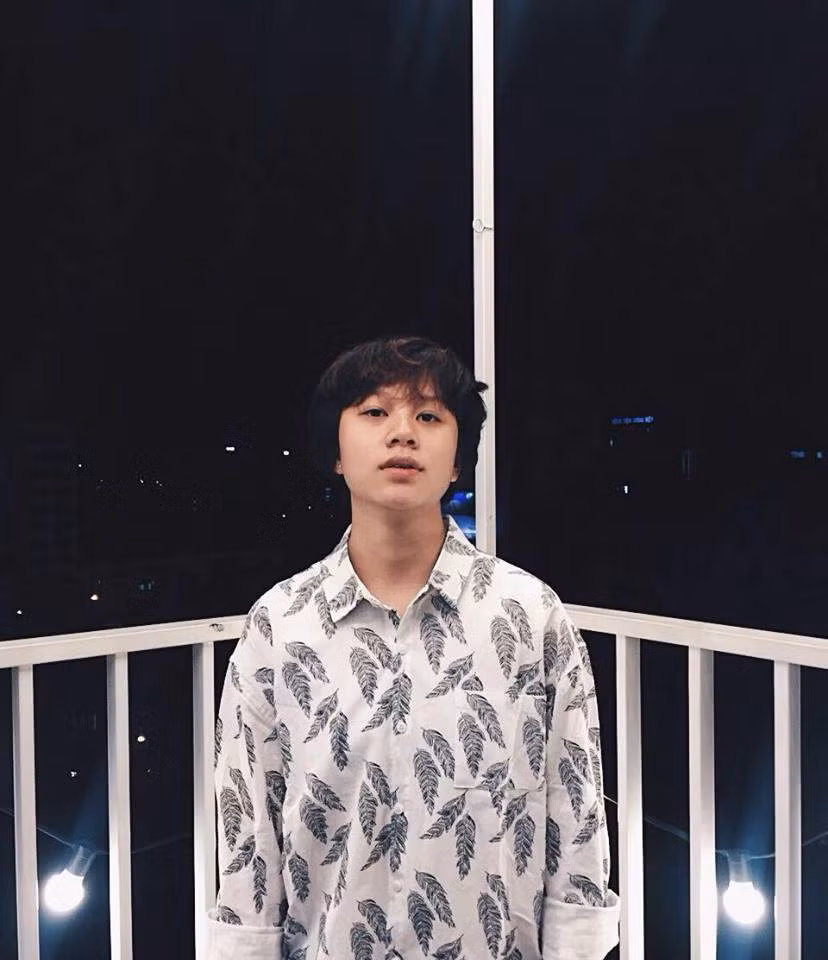 Diện mạo phi giới tính luôn là sức hút lớn đầy lạ lẫm với công chúng của nữ diễn viên trẻ tuổi này.