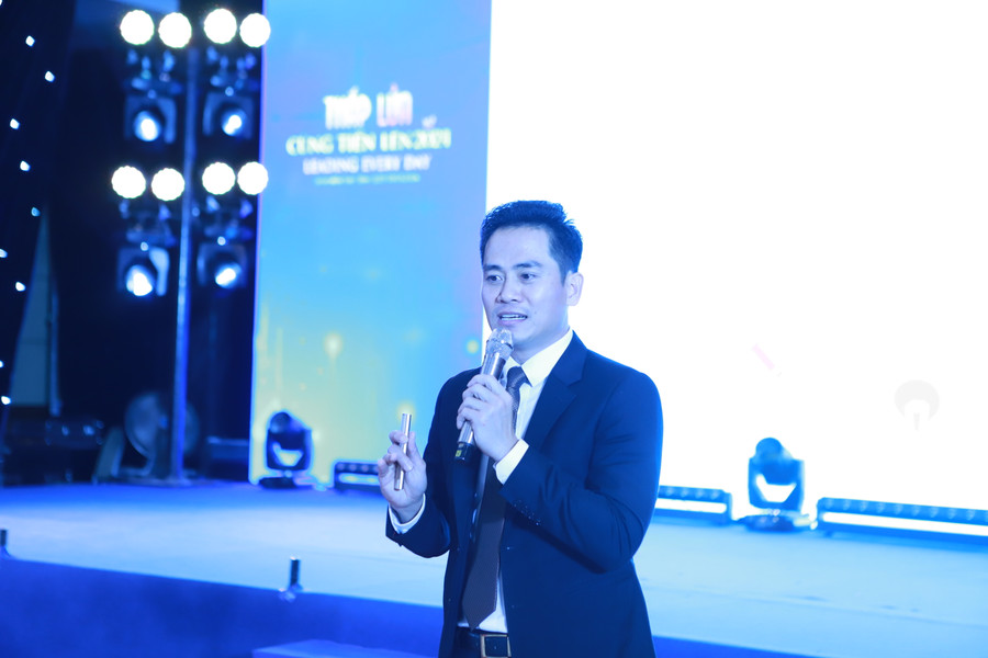 TS Lê Quân - Hiệu trưởng Trường Tiểu học và THCS Newton 5 (Hà Nội) trao đổi từ kinh nghiệm thực tế tại đơn vị. TS Lê Quân - Hiệu trưởng Trường Tiểu học và THCS Newton 5 (Hà Nội) trao đổi từ kinh nghiệm thực tế tại đơn vị.