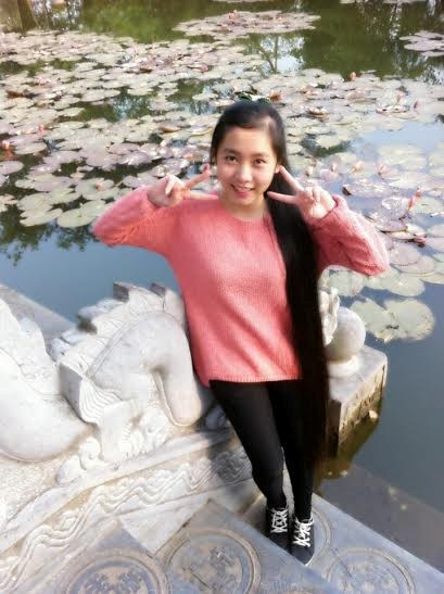 Không những sở hữu mái tóc dài cuốn hút, Giang còn mang một vẻ đẹp rất đáng yêu. Cô gái sinh năm 1995 này đến từ Thanh Hóa và đang học tại Trường Cao đẳng Xây dựng. Cô luôn mơ ước trở thành một nhà thiết kế thời trang.