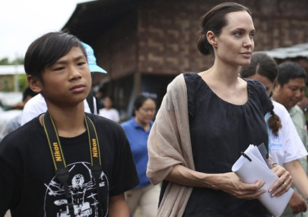 Angelina Jolie không giữ lời hứa đưa Pax Thiên trở về thăm Việt Nam ảnh 4 Angelina Jolie không giữ lời hứa đưa Pax Thiên trở về thăm Việt Nam ảnh 4