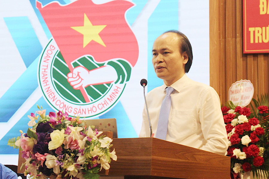 PGS.TS Nguyễn Tiến Dũng, Bí thư Đảng uỷ, Hiệu trưởng trường Đại học y - Dược phát biểu chỉ đạo tại Đại hội.