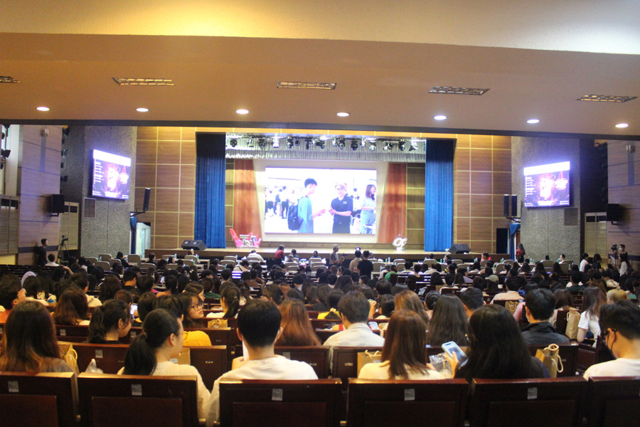 Cuộc thi CMO Think And Action 2023 thu hút đông đảo sinh viên yêu thích lĩnh vực marketing trên cả nước tham gia. Cuộc thi CMO Think And Action 2023 thu hút đông đảo sinh viên yêu thích lĩnh vực marketing trên cả nước tham gia.