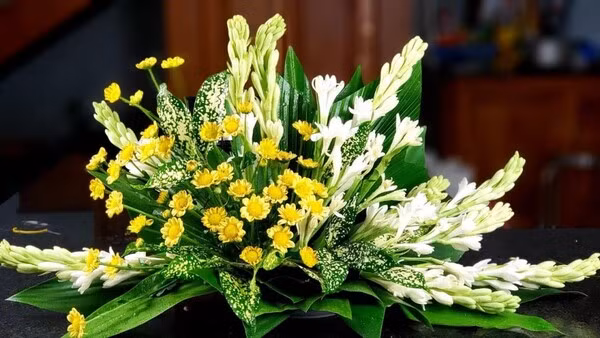 4 loại hoa không nên cúng ông Công ông Táo 2024