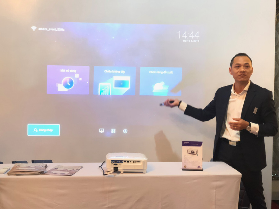 BenQ giới thiệu về sản phẩm trong buổi lễ ra mắt.