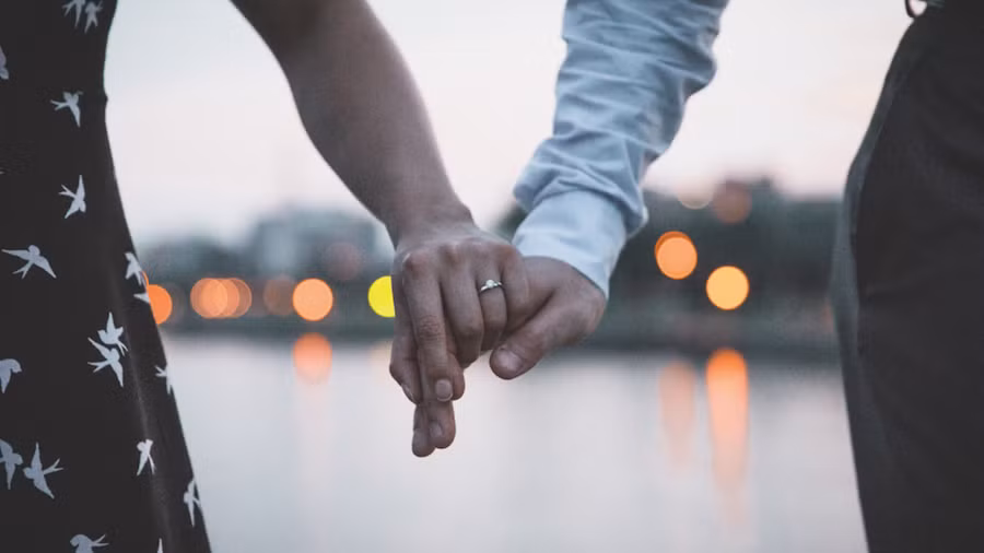 Ngay cả những mối quan hệ lành mạnh nhất cũng có thể được hưởng lợi từ việc tư vấn hôn nhân. (Ảnh: ITN).