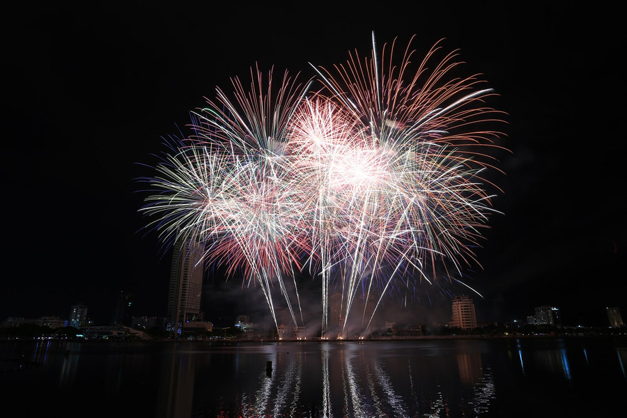 Một số hình ảnh pháo hoa của đội Thụy Điển.