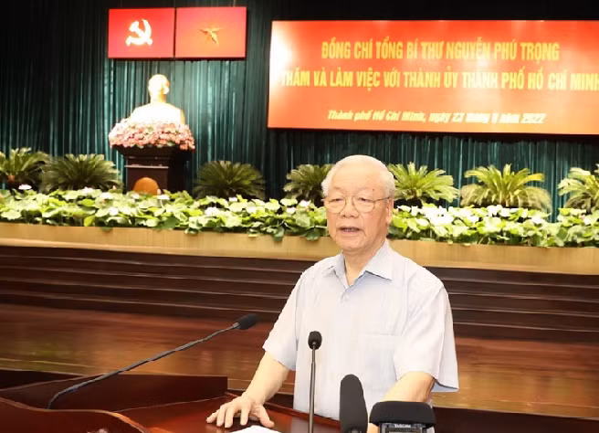 Tổng Bí thư Nguyễn Phú Trọng phát biểu, chỉ đạo tại buổi làm việc với Thành ủy TPHCM. (Ảnh TTXVN)