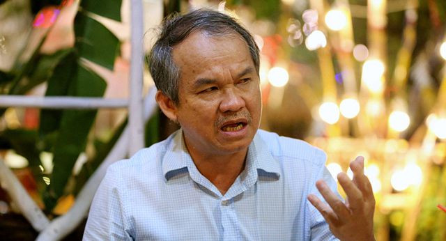 Lời thật mất lòng, nhưng kỳ thực hầu hết các phát biểu của bầu Đức đều ứng với thực tế V-League, kể cả chuyện CLB TPHCM "1 không chống nổi 5" và chuyện "đá cho vui" Lời thật mất lòng, nhưng kỳ thực hầu hết các phát biểu của bầu Đức đều ứng với thực tế V-League, kể cả chuyện CLB TPHCM "1 không chống nổi 5" và chuyện "đá cho vui"