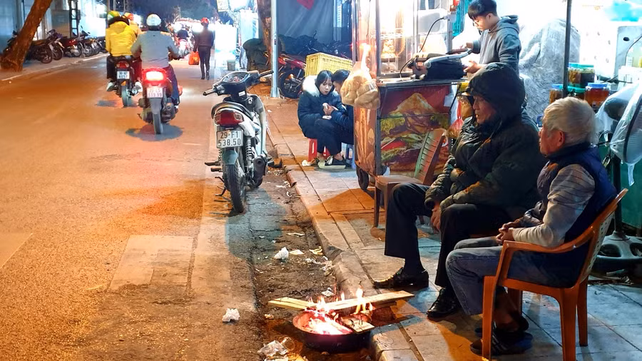 Vì Kitty sinh ra không có tử cung nên vợ chồng cô luôn mong mỏi có một đứa con nhưng không được.