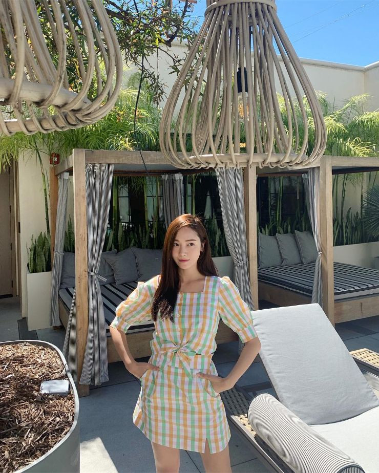 9 kiểu váy chuẩn style sao Hàn vừa mỏng mát vừa yêu kiều mùa hè ảnh 3 Empty