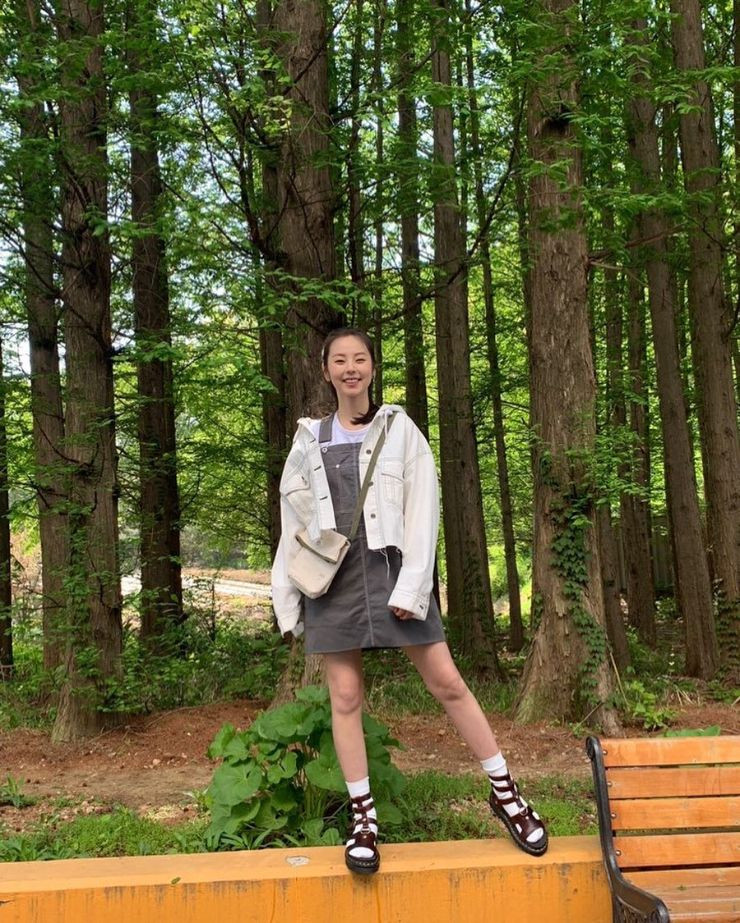 9 kiểu váy chuẩn style sao Hàn vừa mỏng mát vừa yêu kiều mùa hè ảnh 4 Empty