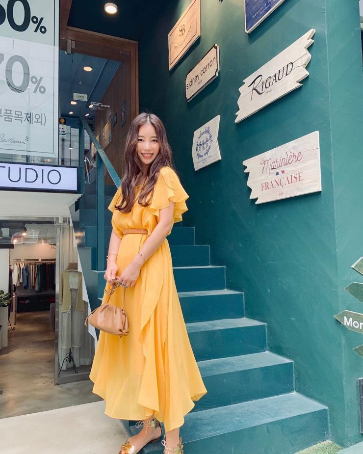 9 kiểu váy chuẩn style sao Hàn vừa mỏng mát vừa yêu kiều mùa hè ảnh 1 Empty