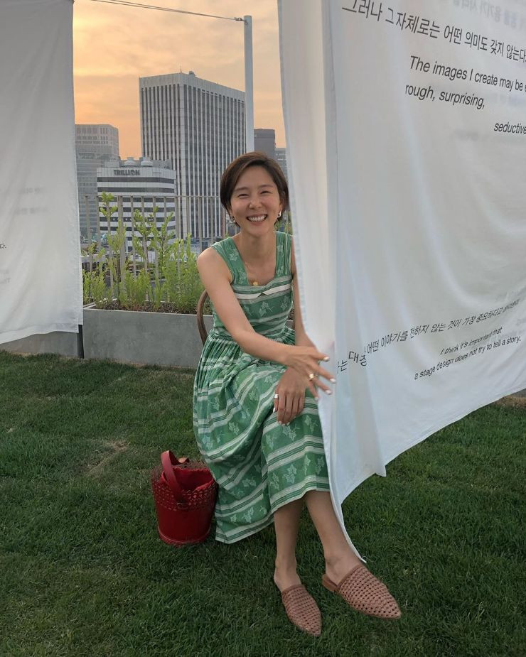 9 kiểu váy chuẩn style sao Hàn vừa mỏng mát vừa yêu kiều mùa hè ảnh 2 Empty