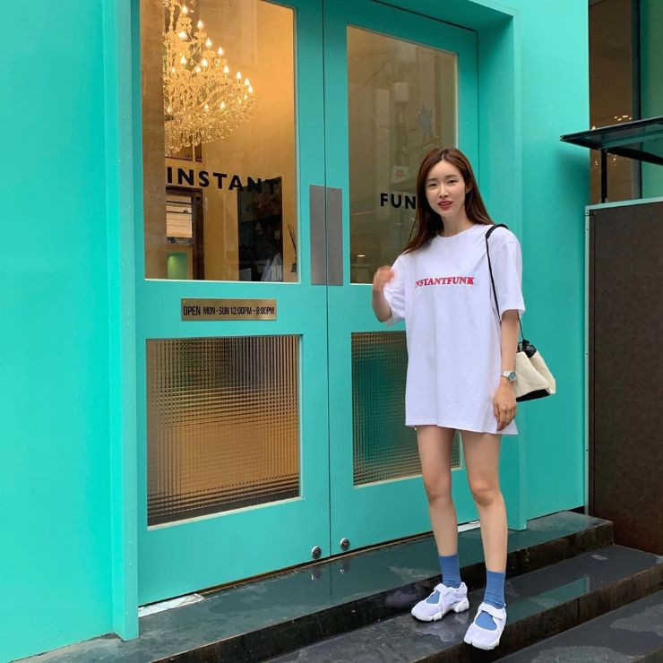 9 kiểu váy chuẩn style sao Hàn vừa mỏng mát vừa yêu kiều mùa hè ảnh 8 Empty