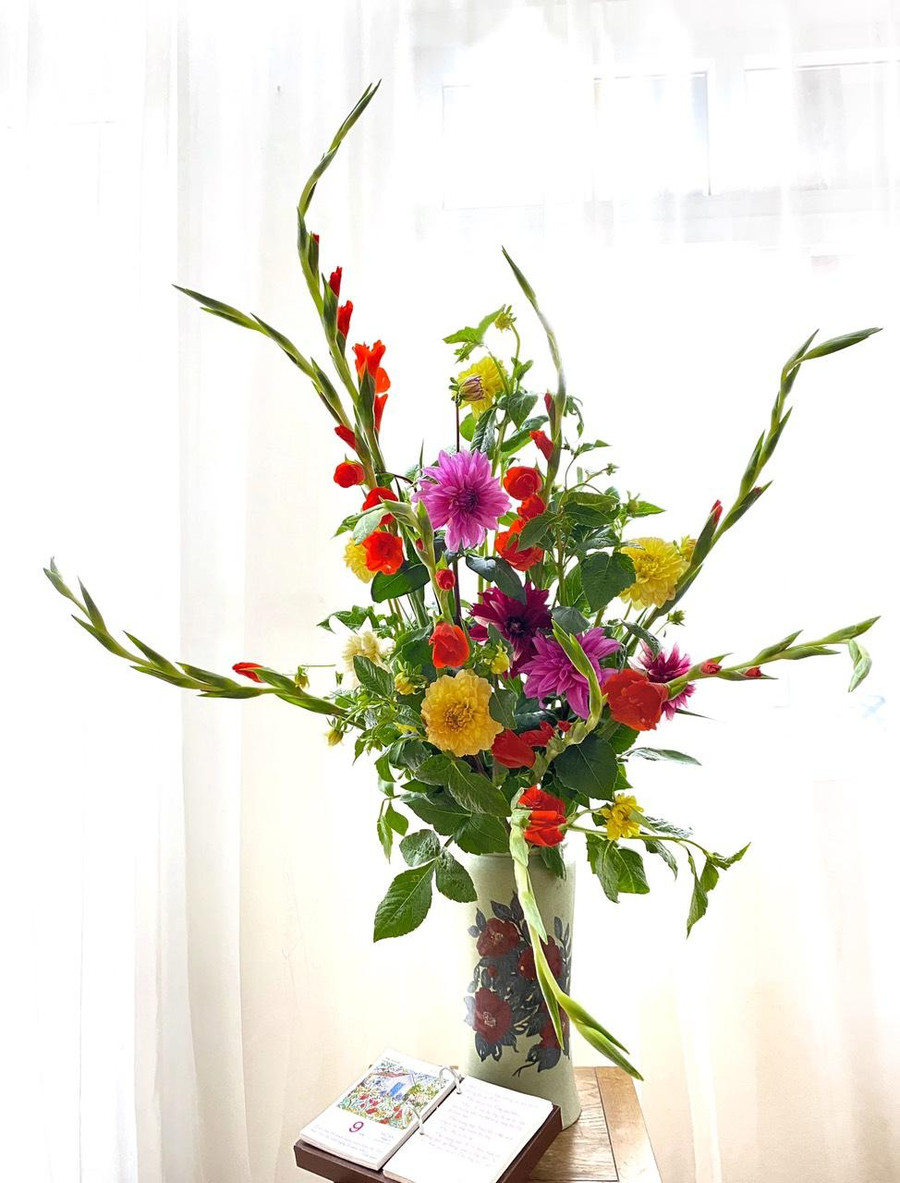 Bình hoa truyền thống. Bình hoa truyền thống.