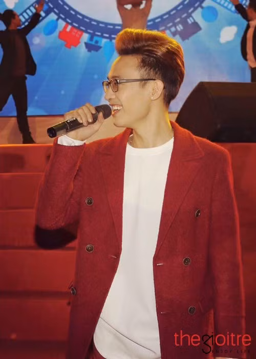 Phạm Anh Duy hay còn được gọi với cái tên thân mật là "Duy Pad". Phạm Anh Duy hay còn được gọi với cái tên thân mật là "Duy Pad".