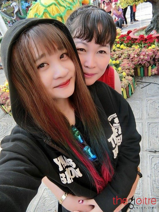 Hiện tại, Thanh Vân ở nhà và phụ giúp thêm cho ba mẹ việc nhà. Vân cũng bật mí, sắp tới cô sẽ bán hàng onlline. Hiện tại, Thanh Vân ở nhà và phụ giúp thêm cho ba mẹ việc nhà. Vân cũng bật mí, sắp tới cô sẽ bán hàng onlline.