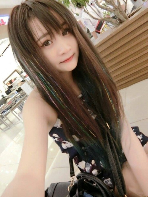 Tự nhận mình tính tình hòa đồng nhưng có lúc lại rất nóng tính, dữ dằn. Tự nhận mình tính tình hòa đồng nhưng có lúc lại rất nóng tính, dữ dằn.