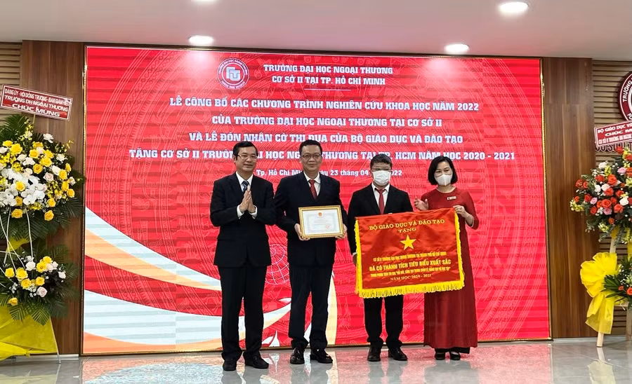 Cơ sở II, Trường ĐH Ngoại Thương tại TPHCM đạt nhiều thành tích xuất sắc trong năm học 2020-2021