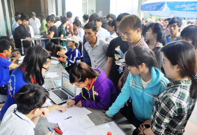 Thí sinh xét tuyển vào Đại học Kinh tế TPHCM 