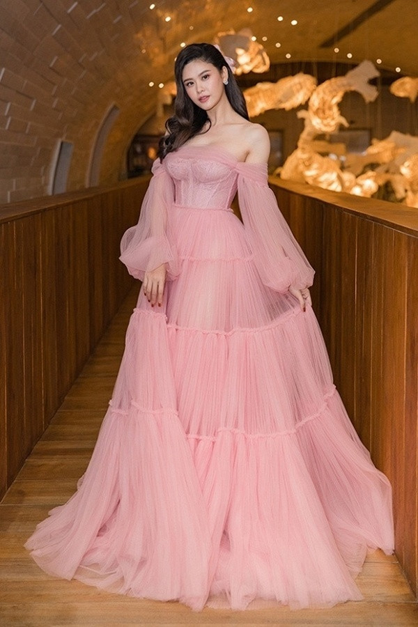 Top 10 bộ trang phục thảm đỏ đẹp hút hồn của sao Việt năm 2019 ảnh 7 Top những trang phục thảm đỏ đẹp nhất của sao Việt năm 2019