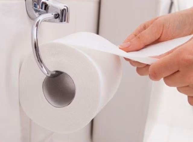 su dung giay ve sinh thay the giay an, can than mac loat benh nguy hiem sau - 3