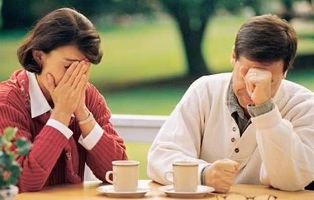 Không hiểu sao khi đó tôi lại ích kỉ và hồ đồ đến mức bắt ép mẹ phải chia tay người đàn ông đó. (Ảnh minh họa).