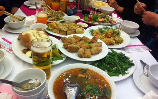 ăn cỗ, ăn cỗ lấy phần, gia đình,phong tục, cưới hỏi,