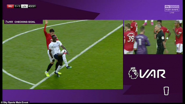VAR cũng cứu MU bàn thua vì bóng đá chạm tay các cầu thủ Liverpool VAR cũng cứu MU bàn thua vì bóng đá chạm tay các cầu thủ Liverpool