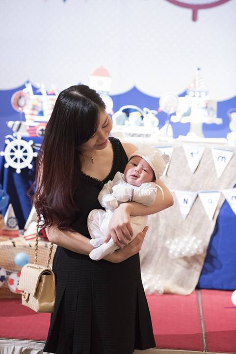 Tuấn Tú chẵn tháng con trai Tuấn Tú chẵn tháng con trai