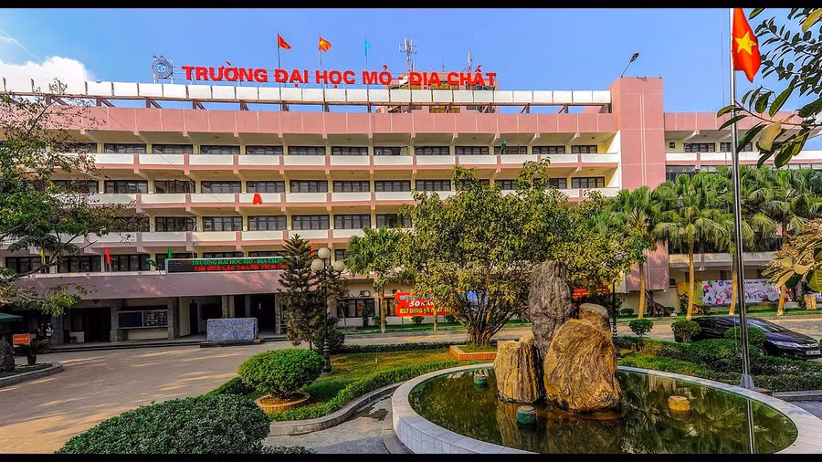 55 năm - hành trình đầy tự hào của Trường Đại học Mỏ - Địa chất ảnh 1