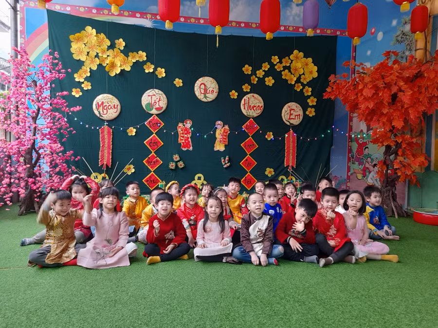 Trường mầm non Sơn Ca: Xứng danh lá cờ đầu khối giáo dục mầm non tỉnh Hòa Bình ảnh 2