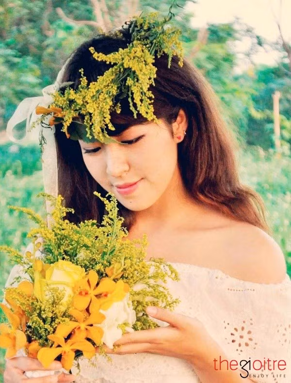 Không chỉ là cô gái tài năng, xinh đẹp mà Chi còn sở hữu giọng hát trong trẻo. Với sở thích đam mê ca hát, giọng hát cao vút, cùng với phần phụ họa vô cùng đáng yêu, Lê Chi đã và đang có những bản cover ấn tượng, thu hút rất nhiều sự quan tâm của cộng đồng mạng.