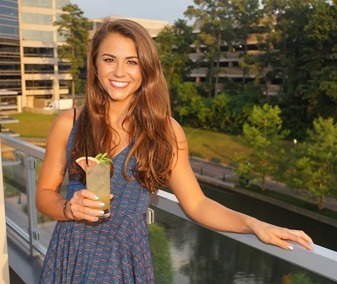 Kassidy Cook là vận động viên nhảy cầu. Cô gái sinh năm 1995 đã có 11 năm gắn bó với các môn thể thao dưới nước.Giống nhưAnastasia Ashley, Kassidy được gọi là "nàng tiên cá" nhờ vẻ ngoài bắt mắt và tài năng của mình. Nhung hot girl goi cam nhat tai Olympic 2016 hinh anh 13