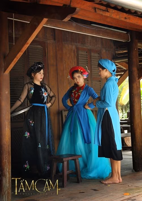 Bộ ảnh Tấm Cám thu hút cư dân mạng, do nhiếp ảnh Trí Nguyễn thực hiện. Ba cô gái đã toát lên được vẻ đẹp, tính cách và số phận của mình trong từng hình ảnh. Bộ ảnh Tấm Cám thu hút cư dân mạng, do nhiếp ảnh Trí Nguyễn thực hiện. Ba cô gái đã toát lên được vẻ đẹp, tính cách và số phận của mình trong từng hình ảnh.