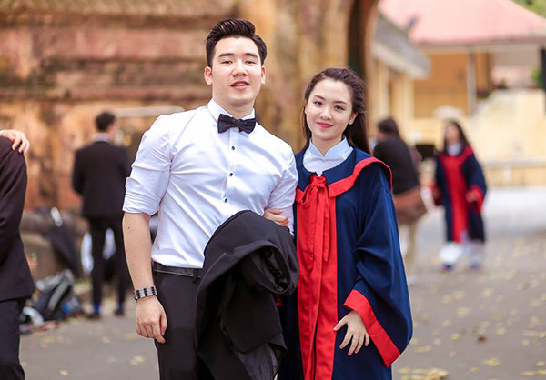 Hot girl trường Phan Đình Phùng mừng rỡ trở thành tân sinh viên Ngoại thương ảnh 4 Mới đây, cô nàng sinh năm 1998 này vừa mừng rỡ khoe với bạn bè thông tin đã đậu vào trường Đại học Ngoại Thương – Hà Nội.