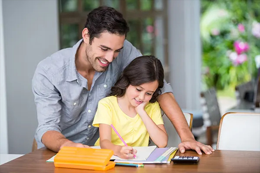 Xây dựng một cộng đồng hỗ trợ là điều cần thiết cho cả cha mẹ và con cái. (Ảnh: ITN).