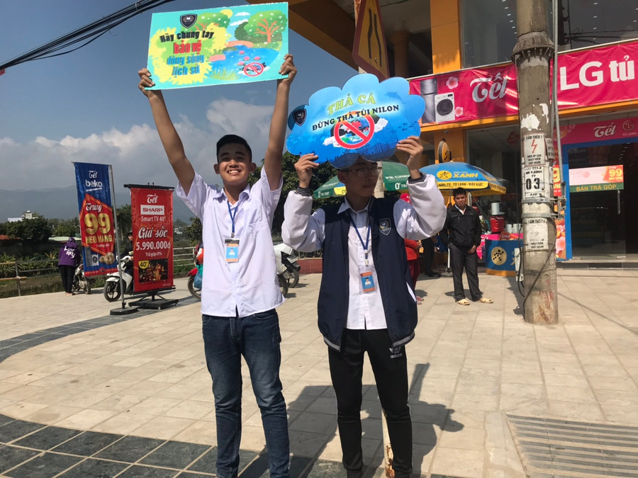 Học sinh hào hứng với việc được trải nghiệm trong ngày Tết ông Công, ông Táo