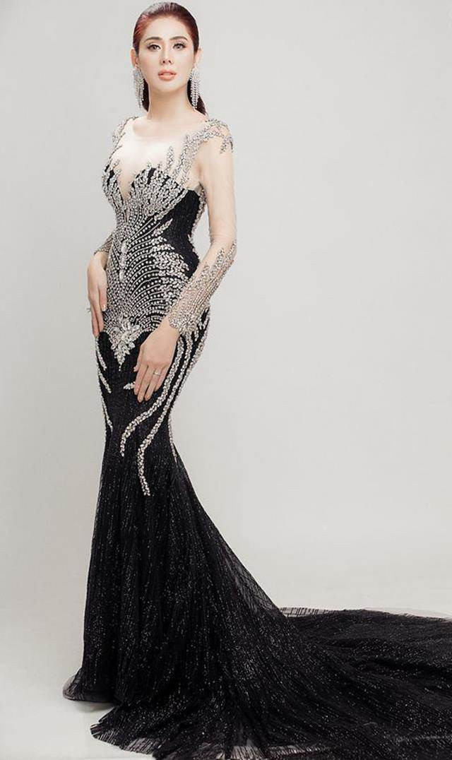 Không ngờ gu thời trang của Lâm Khánh Chi có một thời sến như thế này ảnh 16 Không ngờ gu thời trang của Lâm Khánh Chi có một thời sến như thế này ảnh 16