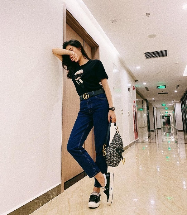 Những kiểu sơ mi siêu xinh được sao Việt “lăng xê” nhiệt tình tuần qua ảnh 3 Empty