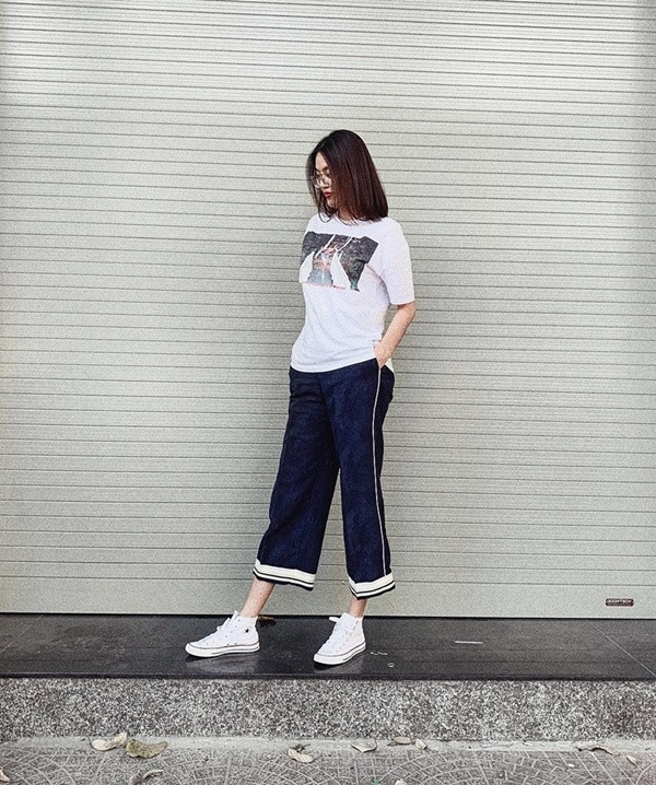 Những kiểu sơ mi siêu xinh được sao Việt “lăng xê” nhiệt tình tuần qua ảnh 6 Empty