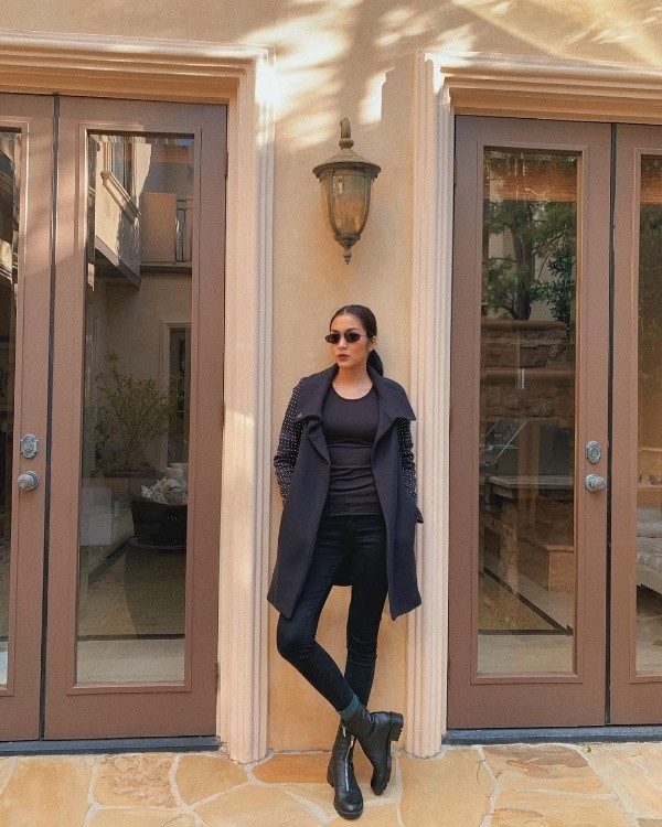 Những kiểu sơ mi siêu xinh được sao Việt “lăng xê” nhiệt tình tuần qua ảnh 7 Empty