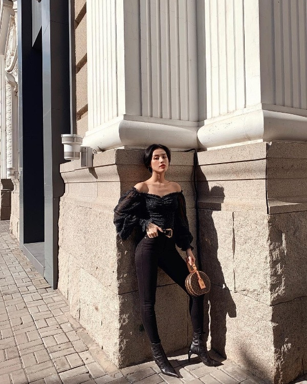 Những kiểu sơ mi siêu xinh được sao Việt “lăng xê” nhiệt tình tuần qua ảnh 11 Empty