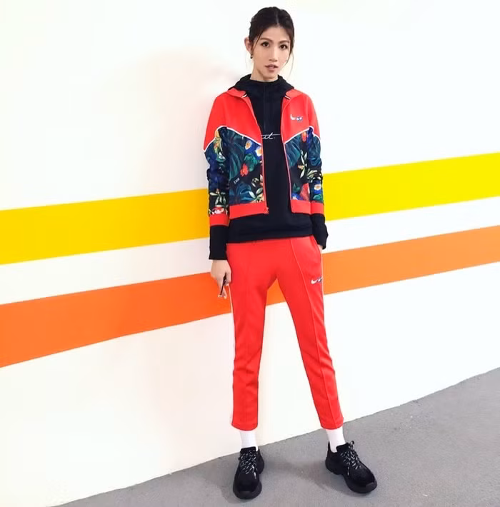 Học lỏm mỹ nhân châu Á diện đồ màu đỏ thanh lịch, nổi bật ngút trời ngày xuân