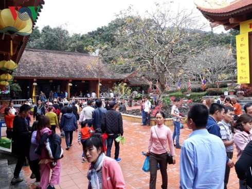 đầu xuân bái phật, vãn cảnh non thiêng yên tử hình 1 dau xuan bai phat, van canh non thieng yen tu hinh 1