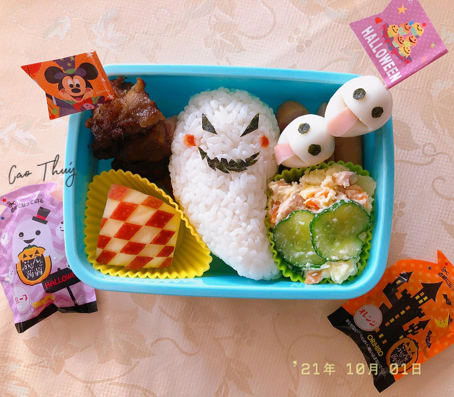 Học mẹ đảm làm cơm bento 'vui nhộn' mùa Halloween cho con