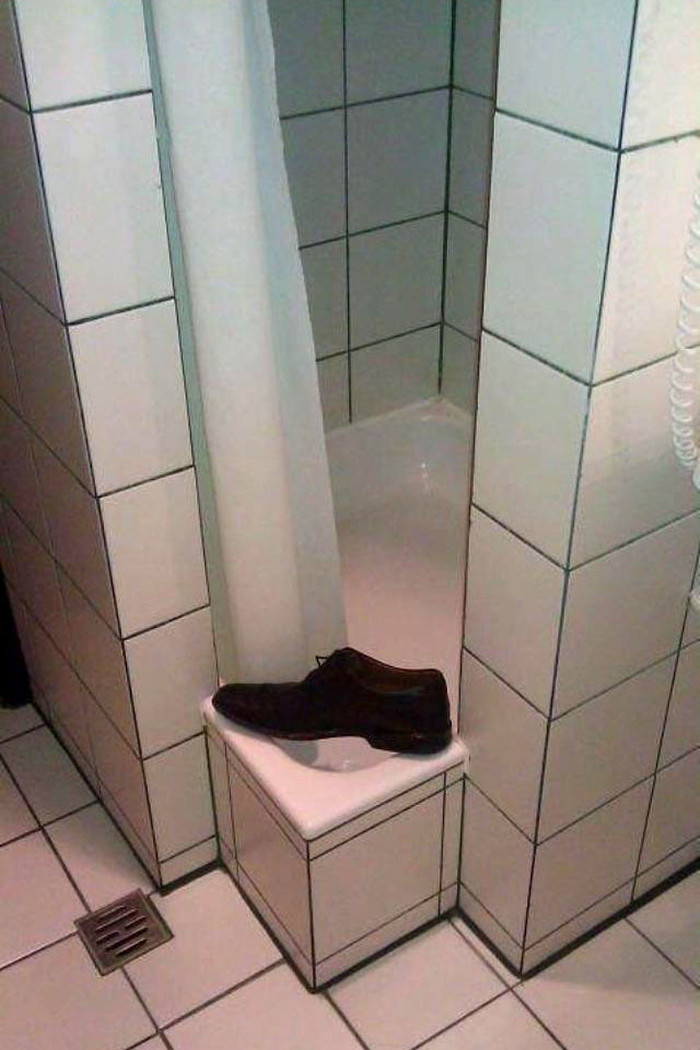 Ý tưởng nào để thiết kế lối vào bồn tắm này? Chắc có lẽ đang tạo động lực cho người muốn giảm cân. Cứ giảm cân đi rồi vào tắm nhé!  Ý tưởng nào để thiết kế lối vào bồn tắm này? Chắc có lẽ đang tạo động lực cho người muốn giảm cân. Cứ giảm cân đi rồi vào tắm nhé!